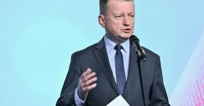 Błaszczak: PiS składa projekt ustawy zakazujący sprzedaży wysokoprocentowych „małpek”